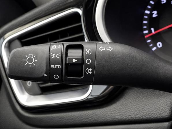 Kia Ceed III с пробегом 2019 года, цена 1 687 000 рублей, 122075 км, хэтчбек, Автокод Объявления