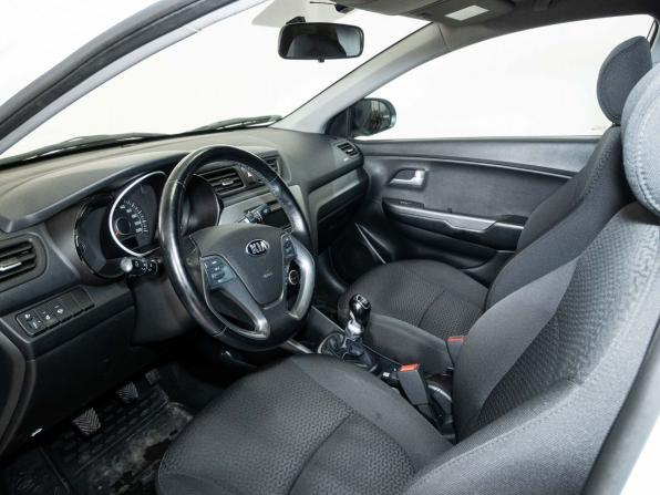 Kia Rio III Рестайлинг с пробегом 2017 года, цена 1 050 000 рублей, 179000 км, седан, Автокод Объявления