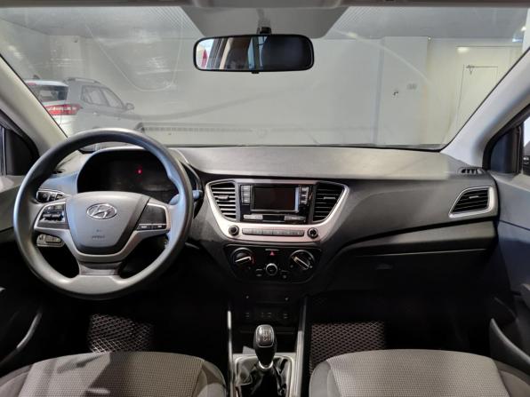 Hyundai Solaris II с пробегом 2018 года, цена 1 034 000 рублей, 151957 км, седан, Автокод Объявления