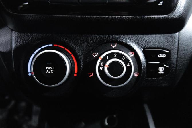 Kia Rio III с пробегом 2013 года, цена 619 900 рублей, 208473 км, хэтчбек, Автокод Объявления