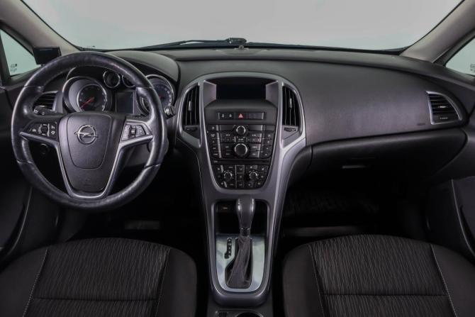 Opel Astra J Рестайлинг с пробегом 2014 года, цена 799 000 рублей, 198000 км, хэтчбек, Автокод Объявления