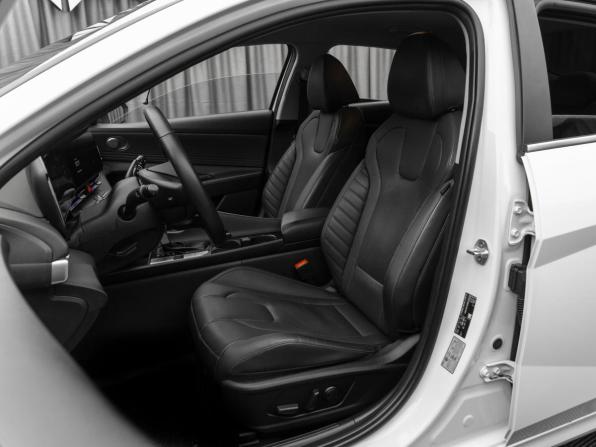 Hyundai Elantra VII (CN7) с пробегом 2021 года, цена 2 410 000 рублей, 59469 км, седан, Автокод Объявления