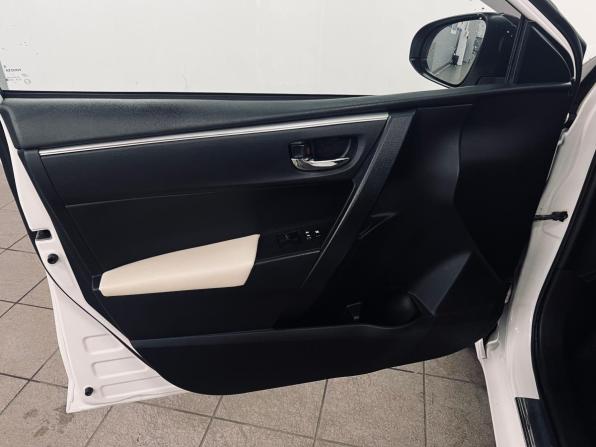 Toyota Corolla XI (E160 E170 E180) с пробегом 2014 года, цена 1 030 000 рублей, 180000 км, седан, Автокод Объявления