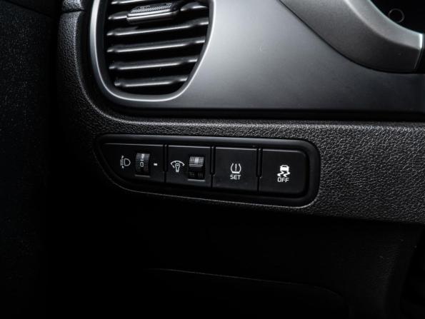 Kia Rio IV Рестайлинг с пробегом 2021 года, цена 1 899 000 рублей, 60299 км, седан, Автокод Объявления