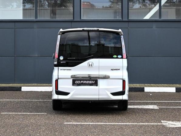 Honda Stepwgn V Рестайлинг с пробегом 2020 года, цена 2 439 000 рублей, 89047 км, минивэн, Автокод Объявления