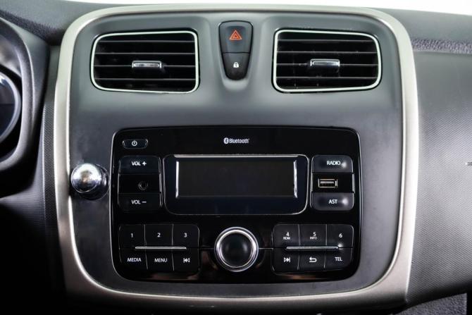 Renault Logan II Рестайлинг с пробегом 2020 года, цена 529 000 рублей, 334500 км, седан, Автокод Объявления