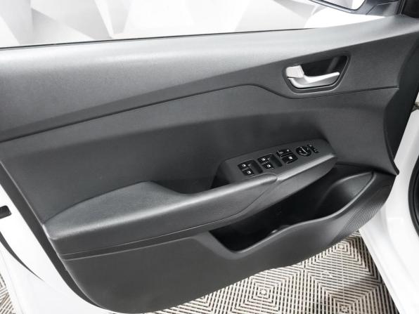 Hyundai Solaris II Рестайлинг с пробегом 2021 года, цена 1 354 000 рублей, 146000 км, седан, Автокод Объявления