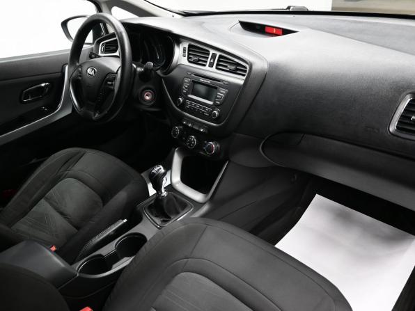 Kia Ceed II с пробегом 2014 года, цена 1 195 000 рублей, 111946 км, хэтчбек, Автокод Объявления