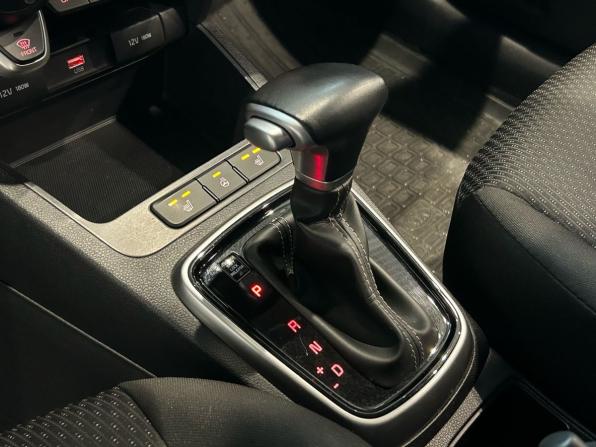 Kia Rio IV Рестайлинг с пробегом 2021 года, цена 1 670 000 рублей, 51300 км, седан, Автокод Объявления