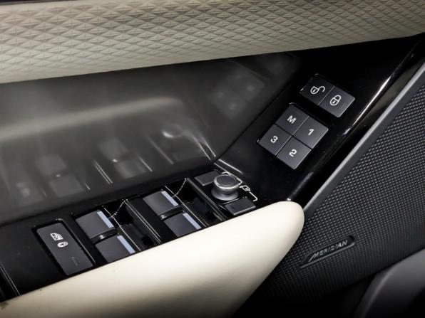 Land Rover Range Rover Velar I с пробегом 2017 года, цена 3 350 000 рублей, 123026 км, внедорожник, Автокод Объявления