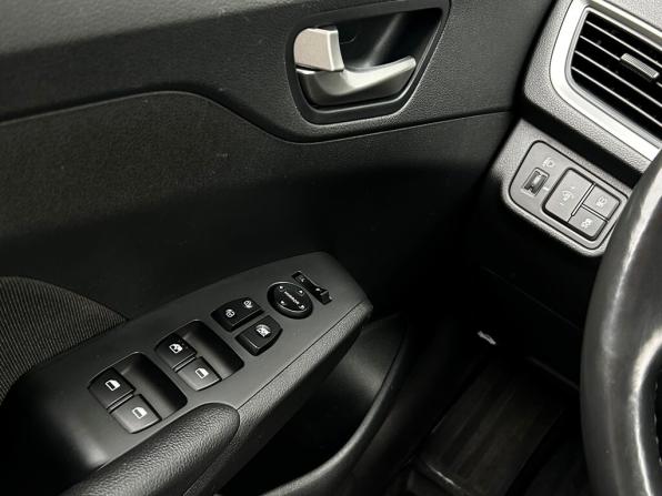 Hyundai Solaris II с пробегом 2019 года, цена 1 155 600 рублей, 161818 км, седан, Автокод Объявления