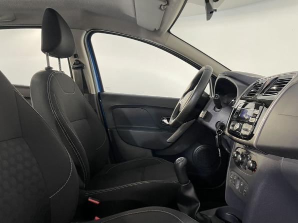 Renault Logan II Рестайлинг с пробегом 2018 года, цена 749 900 рублей, 187036 км, седан, Автокод Объявления