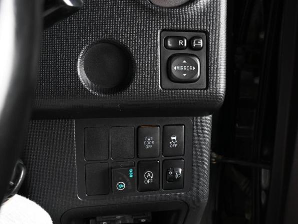 Toyota Spade с пробегом 2012 года, цена 1 060 000 рублей, 160157 км, микровэн, Автокод Объявления