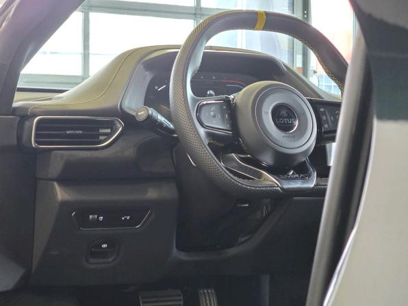 Lotus Emira с пробегом 2023 года, цена 15 000 000 рублей, 3646 км, купе, Автокод Объявления