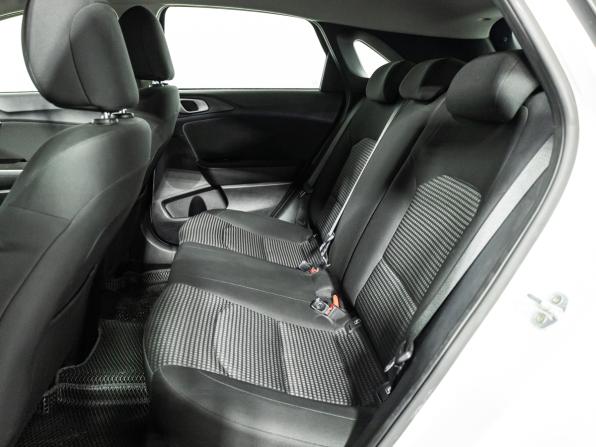 Kia Ceed III с пробегом 2018 года, цена 1 599 700 рублей, 120165 км, хэтчбек, Автокод Объявления