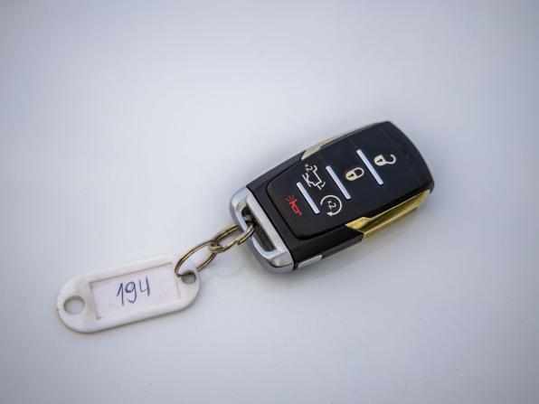 Ram 1500 V с пробегом 2021 года, цена 7 648 000 рублей, 59317 км, offers.body_type.unknown, Автокод Объявления