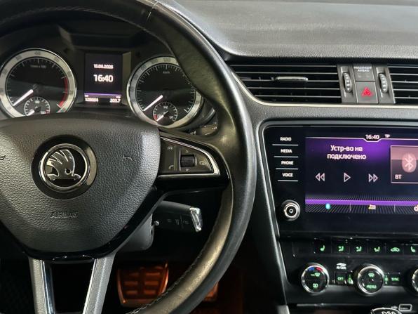 Skoda Octavia III (A7) Рестайлинг с пробегом 2018 года, цена 1 719 900 рублей, 128000 км, лифтбек, Автокод Объявления