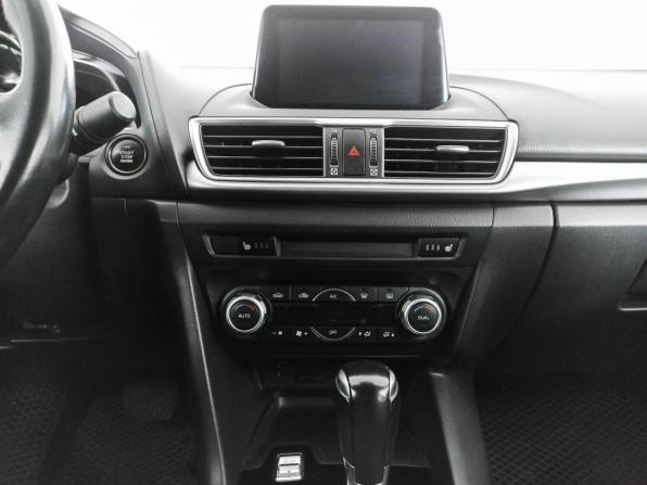 Mazda 3 III (BM) Рестайлинг с пробегом 2018 года, цена 1 990 000 рублей, 110900 км, седан, Автокод Объявления