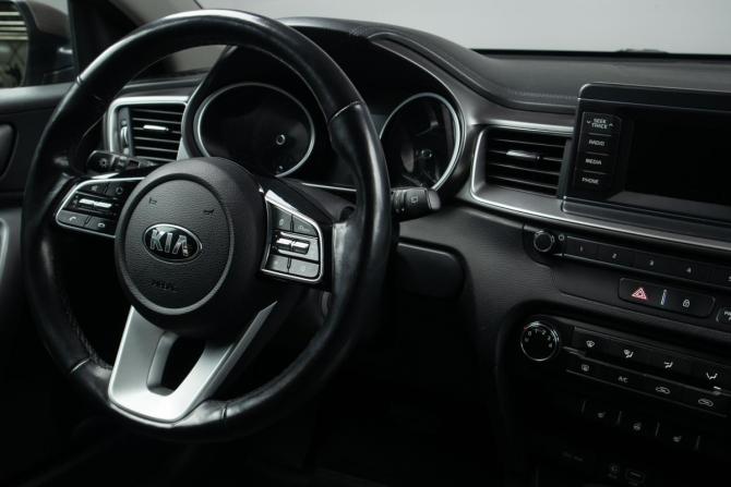 Kia Ceed III с пробегом 2018 года, цена 1 859 000 рублей, 71000 км, хэтчбек, Автокод Объявления