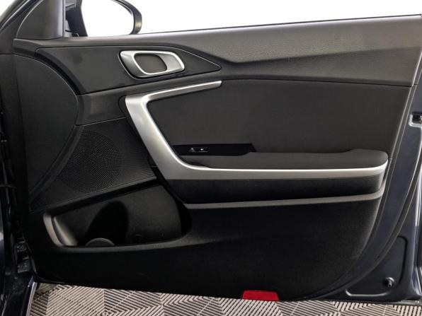 Kia Ceed III с пробегом 2020 года, цена 1 850 000 рублей, 105813 км, универсал, Автокод Объявления