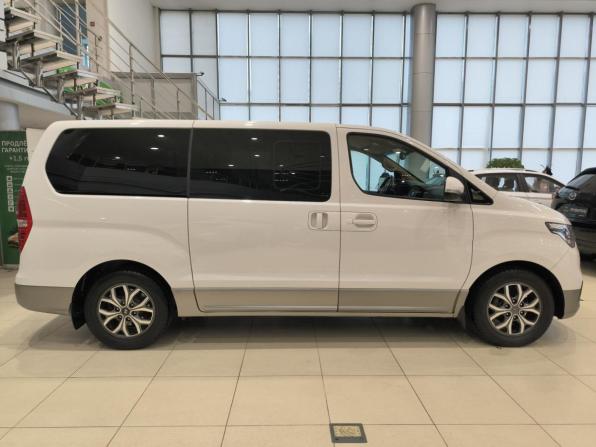 Hyundai H-1 II Рестайлинг 2 с пробегом 2021 года, цена 3 430 000 рублей, 71376 км, минивэн, Автокод Объявления