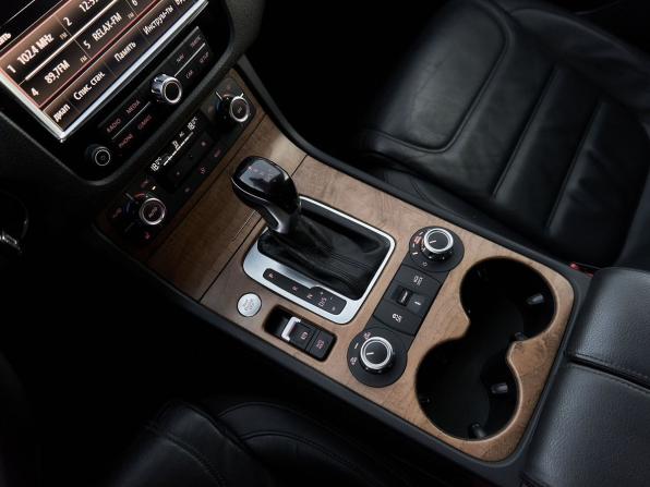 Volkswagen Touareg II с пробегом 2013 года, цена 2 078 000 рублей, 211043 км, внедорожник, Автокод Объявления