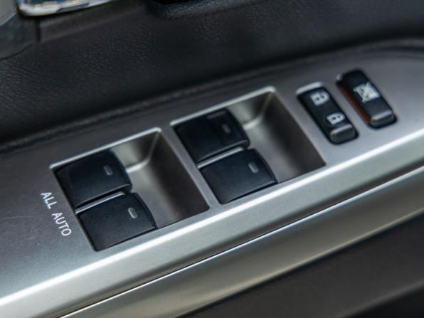 Toyota Land Cruiser 200 Series Рестайлинг 1 с пробегом 2015 года, цена 4 798 000 рублей, 122353 км, внедорожник, Автокод Объявления