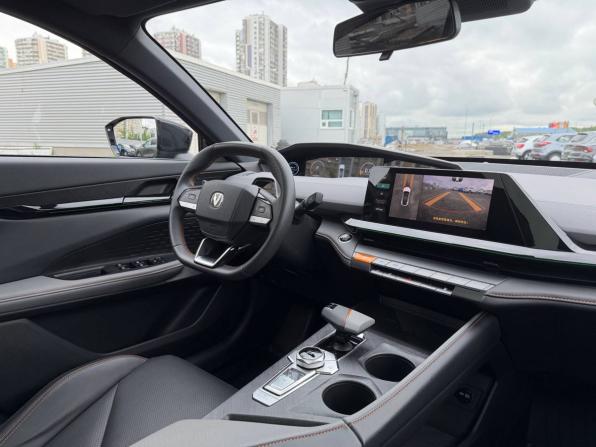 Changan UNI-V I с пробегом 2023 года, цена 2 165 000 рублей, 39100 км, лифтбек, Автокод Объявления