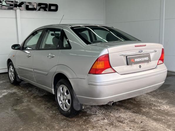 Ford Focus I Рестайлинг с пробегом 2004 года, цена 309 000 рублей, 307401 км, седан, Автокод Объявления