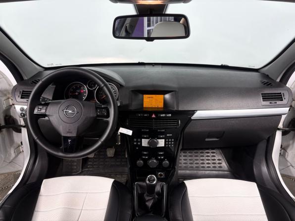 Opel Astra H Рестайлинг с пробегом 2010 года, цена 640 000 рублей, 174585 км, седан, Автокод Объявления