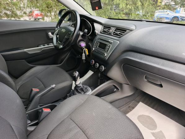 Kia Rio III Рестайлинг с пробегом 2015 года, цена 890 000 рублей, 132000 км, седан, Автокод Объявления