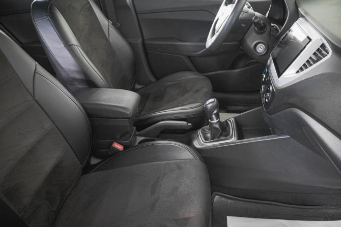 Hyundai Solaris II с пробегом 2017 года, цена 999 000 рублей, 218300 км, седан, Автокод Объявления