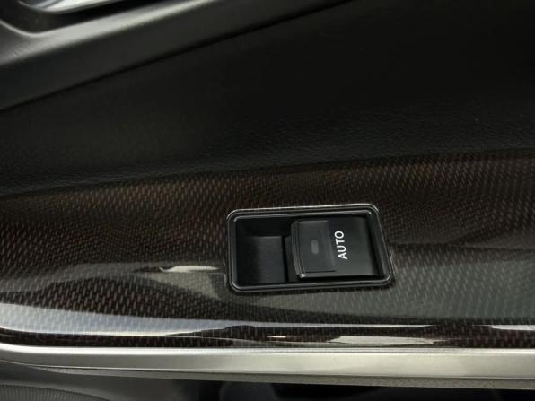 Toyota Camry VII (XV50) Рестайлинг с пробегом 2015 года, цена 1 649 000 рублей, 156854 км, седан, Автокод Объявления
