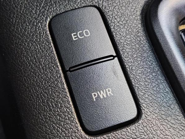 Toyota Hilux VIII Рестайлинг 2 с пробегом 2022 года, цена 5 695 000 рублей, 63000 км, пикап, Автокод Объявления