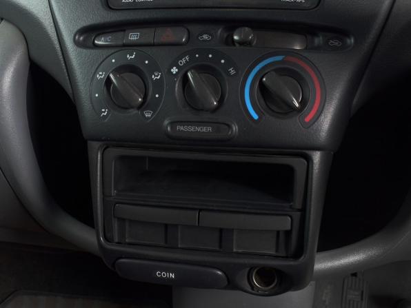 Toyota FunCargo с пробегом 2001 года, цена 383 999 рублей, 421552 км, компактвэн, Автокод Объявления