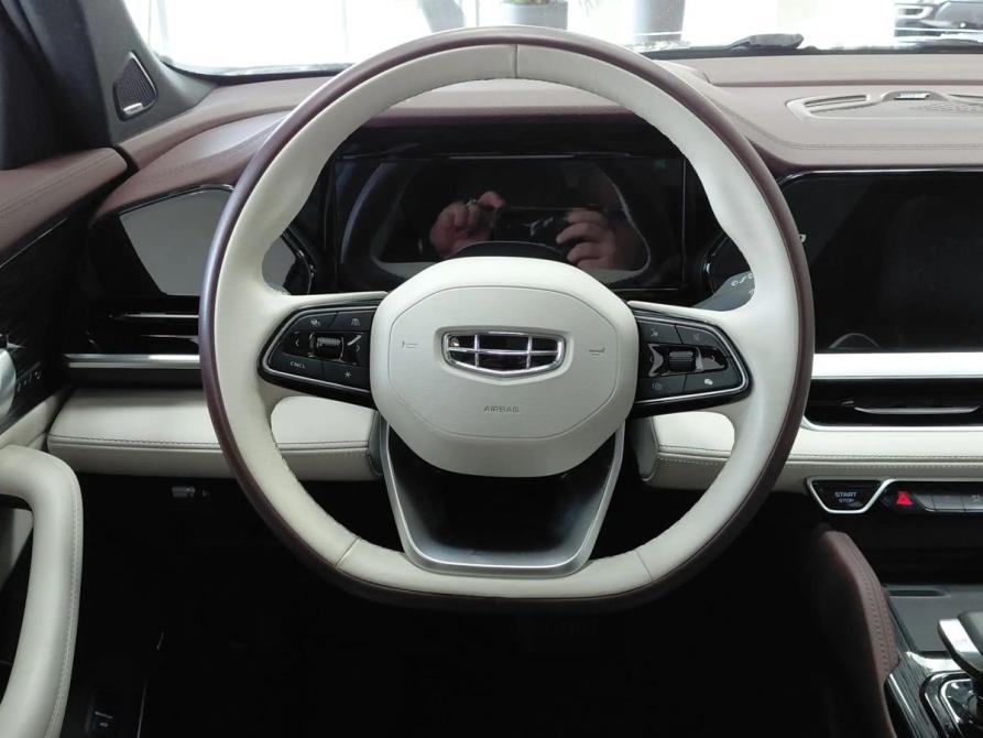 Geely Monjaro I Москва  - изображение 16