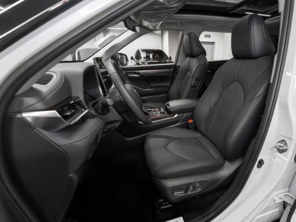 Toyota Highlander IV (XU70) с пробегом 2025 года, цена 5 300 000 рублей, 30 км, внедорожник, Автокод Объявления