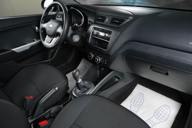 Kia Rio III с пробегом 2013 года, цена 1 069 000 рублей, 23800 км, хэтчбек, Автокод Объявления