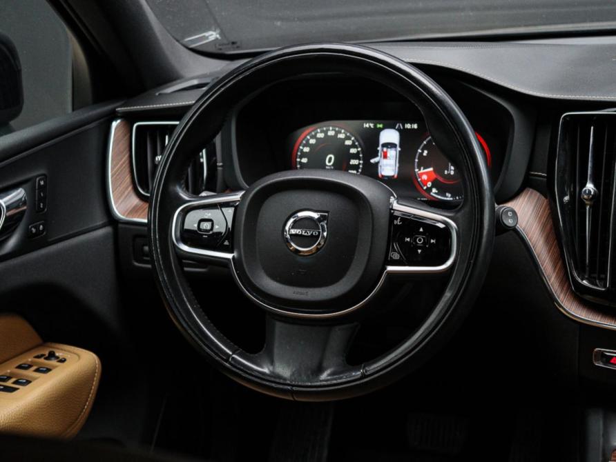 Volvo XC60 II Москва  - изображение 11