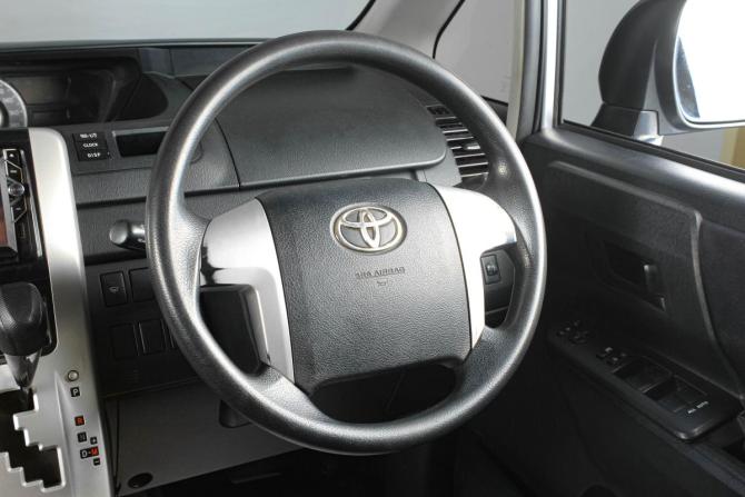 Toyota Noah II (R70) с пробегом 2012 года, цена 1 889 000 рублей, 198000 км, минивэн, Автокод Объявления