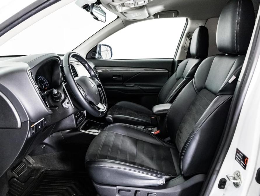 Mitsubishi Outlander III Рестайлинг 3 Санкт-Петербург  - изображение 12