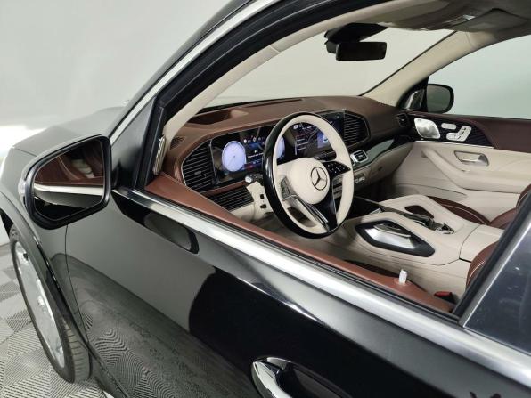 Новый Mercedes-Benz Maybach GLS I Рестайлинг 2024 года, цена 32 000 000 рублей, внедорожник, Автокод Объявления