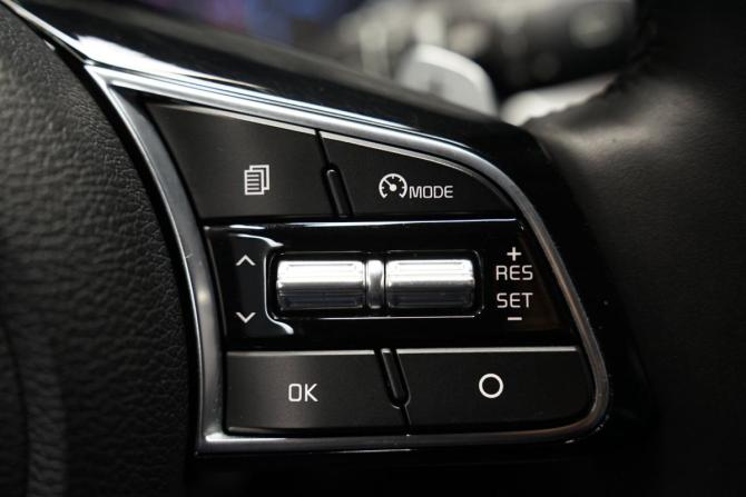 Kia Ceed III с пробегом 2021 года, цена 1 999 000 рублей, 73260 км, универсал, Автокод Объявления