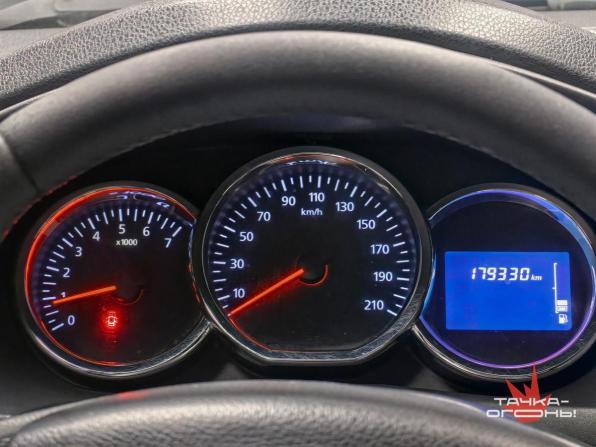 Renault Logan II с пробегом 2014 года, цена 548 000 рублей, 179000 км, седан, Автокод Объявления