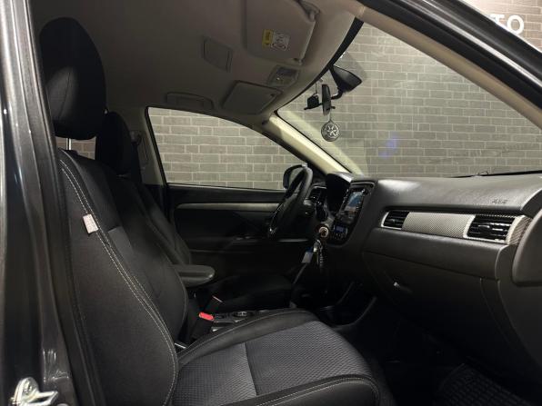 Mitsubishi Outlander III Рестайлинг 2 с пробегом 2015 года, цена 1 650 000 рублей, 215441 км, внедорожник, Автокод Объявления