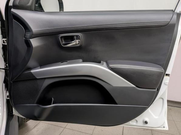 Mitsubishi Outlander II Рестайлинг с пробегом 2011 года, цена 1 500 000 рублей, 202648 км, внедорожник, Автокод Объявления