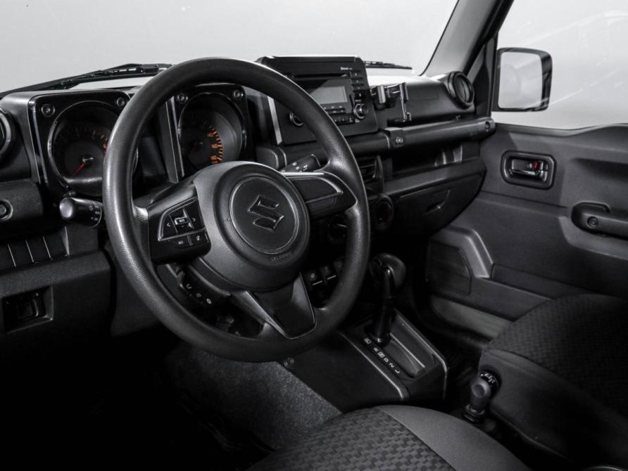 Suzuki Jimny IV Москва  - изображение 14