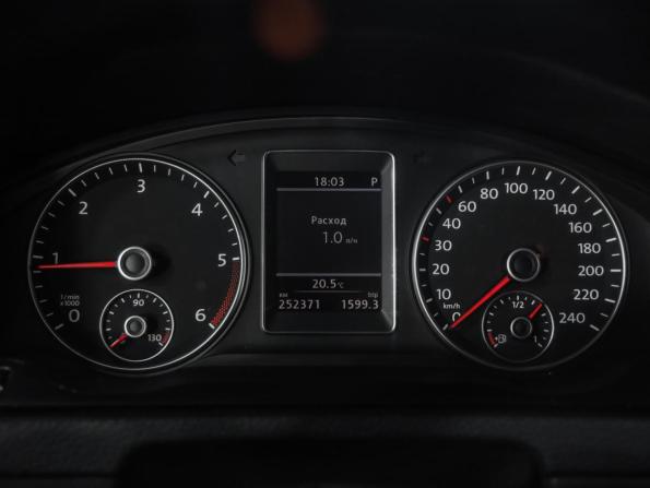 Volkswagen Multivan T5 Рестайлинг с пробегом 2011 года, цена 2 299 000 рублей, 252370 км, минивэн, Автокод Объявления