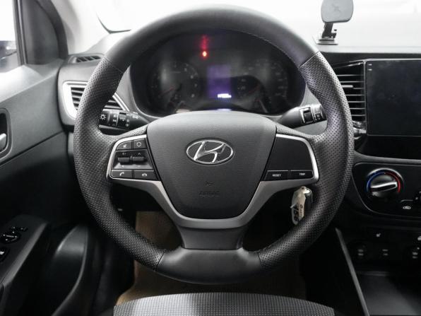 Hyundai Solaris II Рестайлинг с пробегом 2021 года, цена 1 354 000 рублей, 146000 км, седан, Автокод Объявления