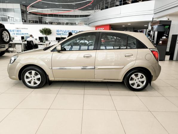 Kia Rio II Рестайлинг с пробегом 2011 года, цена 450 000 рублей, 249835 км, хэтчбек, Автокод Объявления